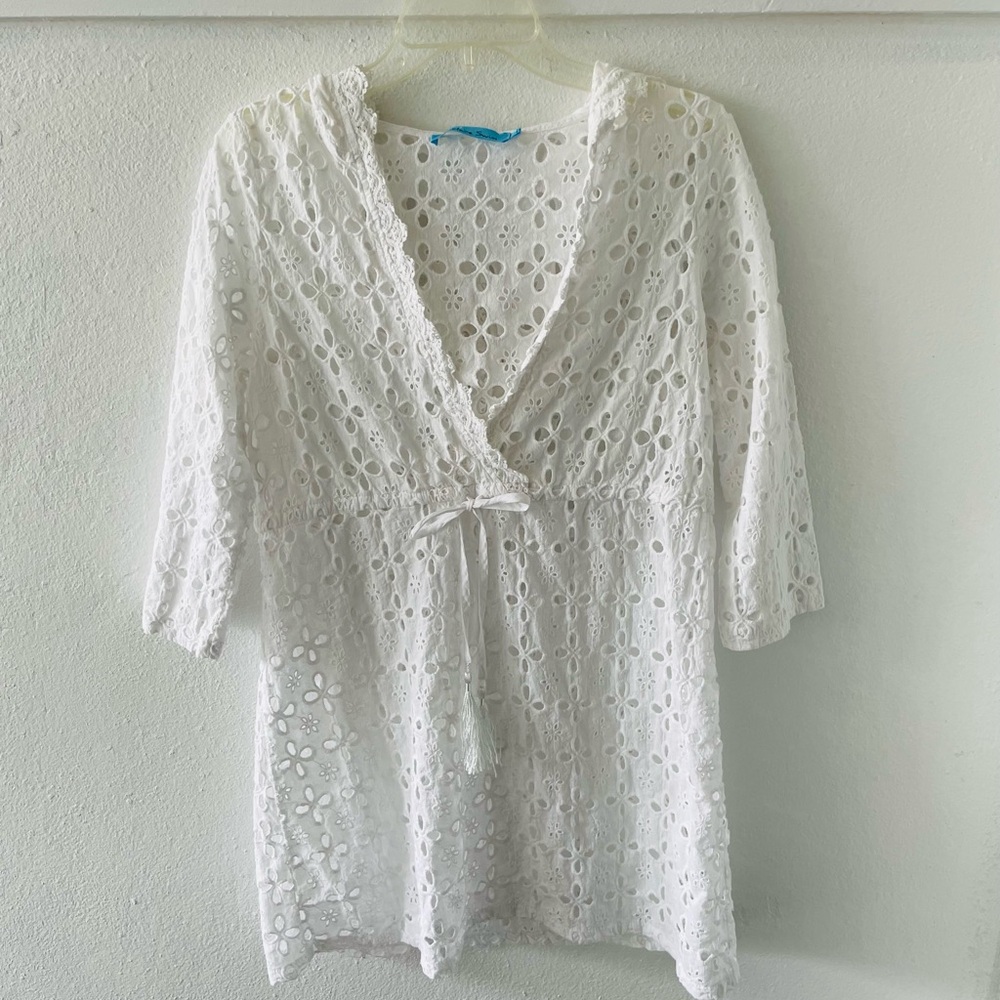 Solitaire Runs Small Swim Wear Lace Cover-Up in White
